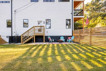 Airbnb Super Host  Patio at Mystic Falls Downtown Modern Farmhouse  in Covington Georgia 