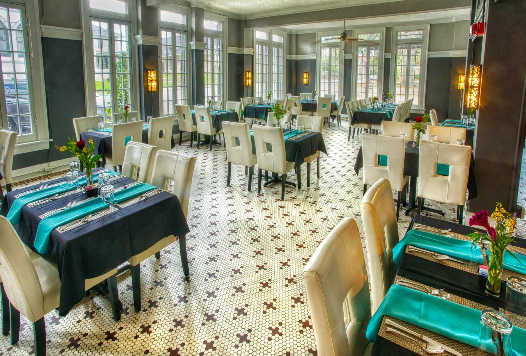 Queen St Grille American Restaurant Palestine, Texas