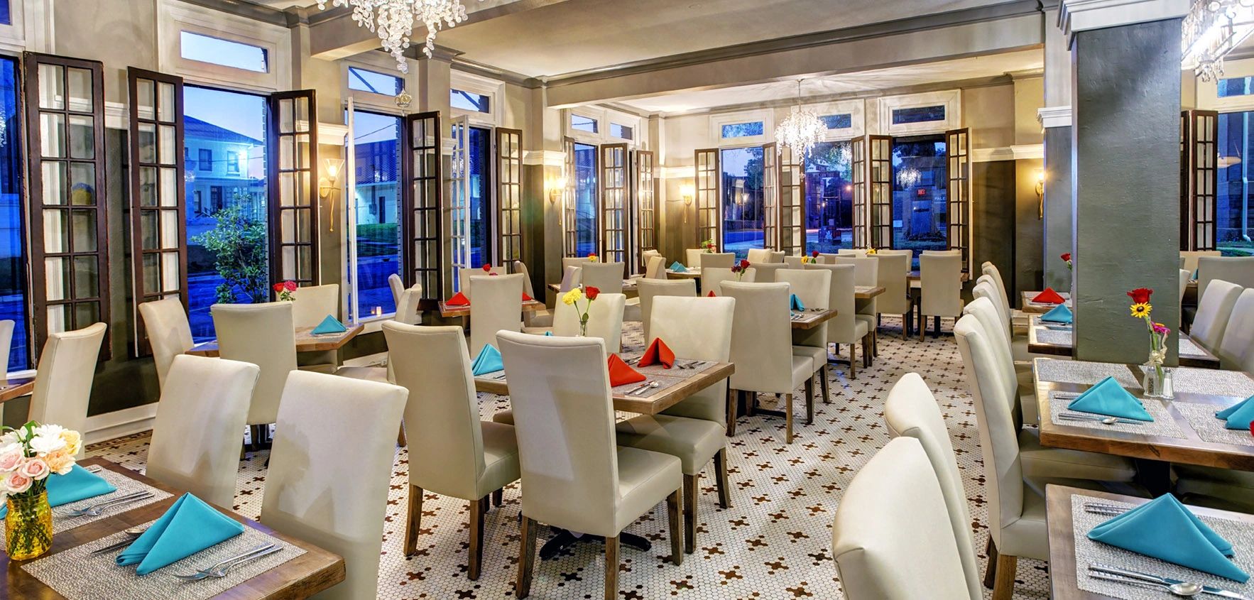 Queen St Grille American Restaurant Palestine, Texas