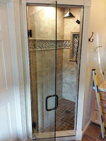 Heavy glass shower doors