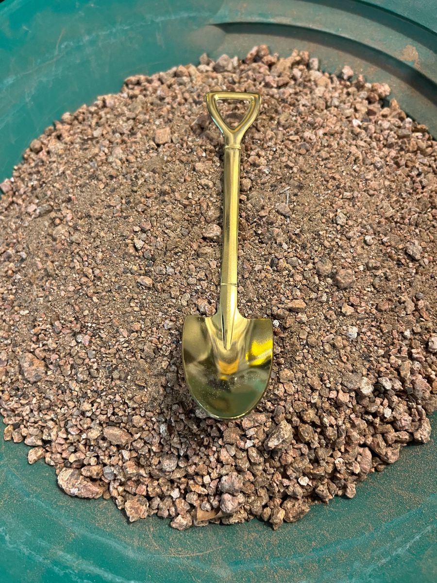 Gold Shovel
