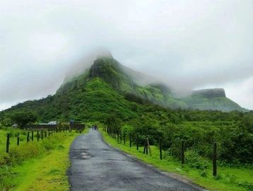 "Explore the Breathtaking Beauty of Green Mountain: A Hiker's Paradise Awaits!"