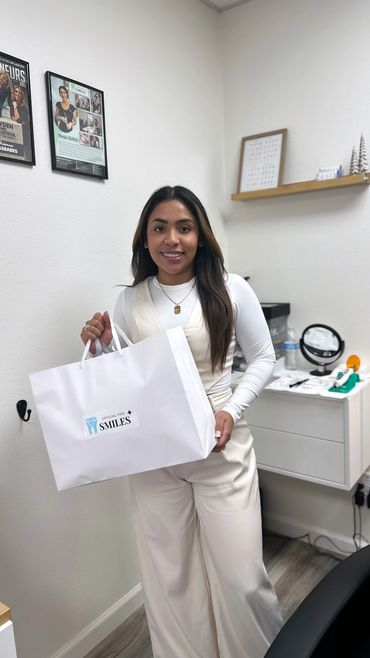 Teeth Whitening training In person in Mesa Arizona with Official Pro Smiles 602.486.8629