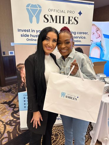 Las Vegas PMU conference attendee buying teeth whitening course online from Official Pro Smiles. 