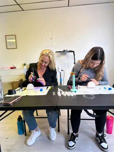 Teeth whitening & tooth gems in person classes at Official Pro Smiles in Mesa Arizona, 602.486.8629