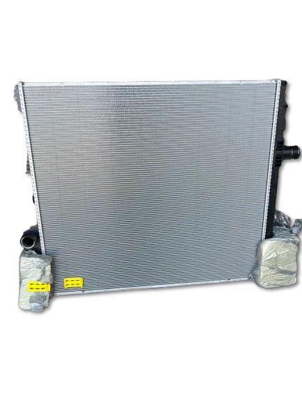 811.75100 - Radiator Peterbilt - Image 4