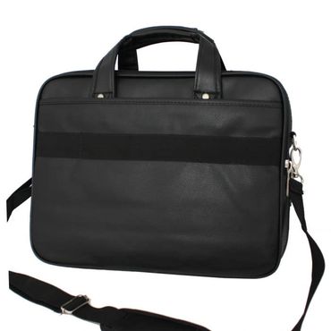 Visão traseira da pasta executiva em couro sintético com alça carona 