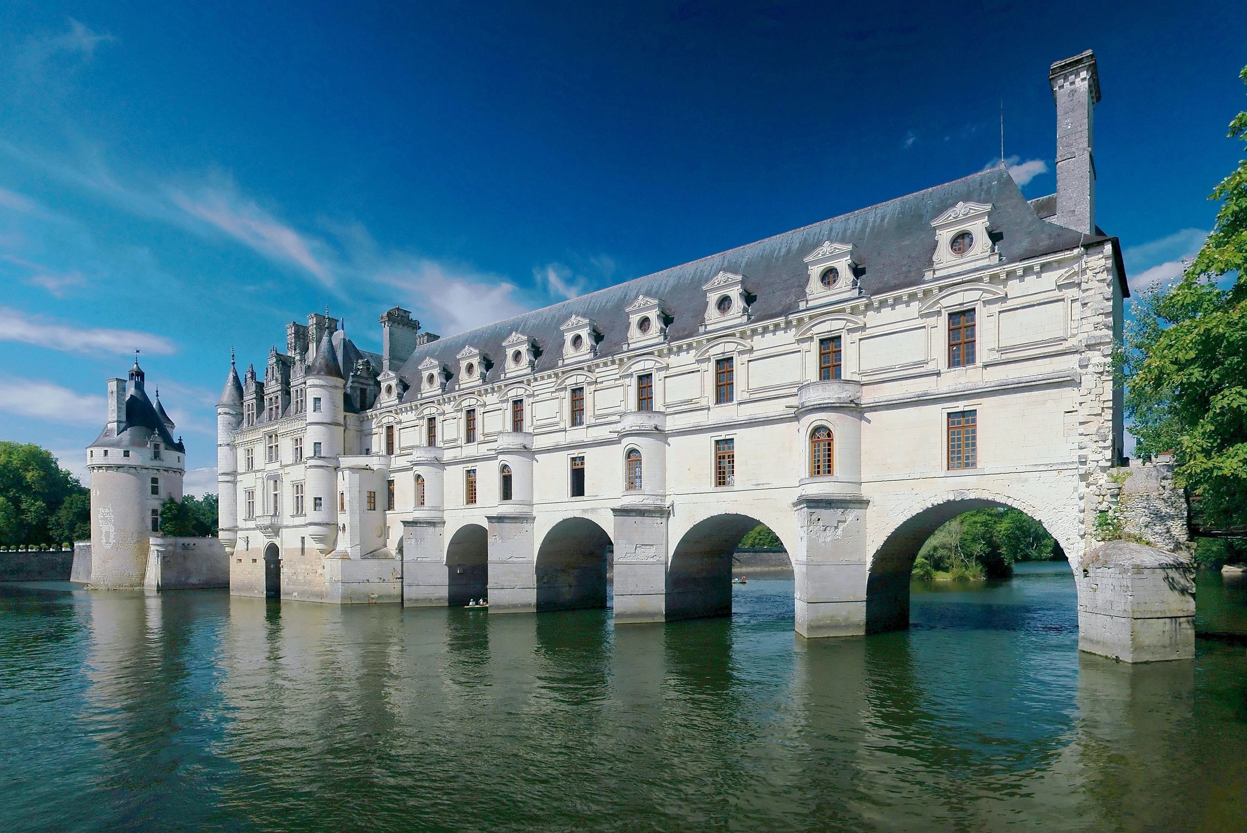 Castles in the Sky: A Journey Through France's Enigmatic Chateaus, image size:2560x1710
