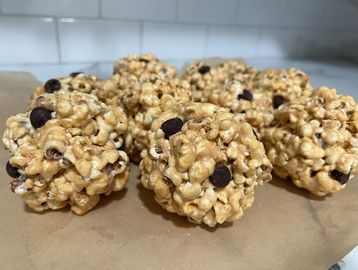 Close-up of popcorn and chocolate chip clusters.
