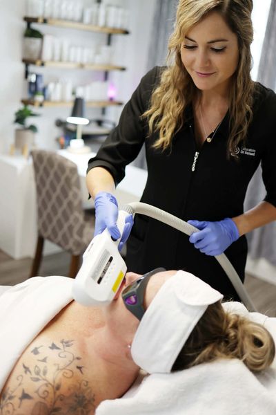 Marie Thibault Esthéticienne en Estrie qui fait des traitements spécialisés BELA MD