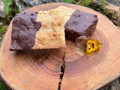 Chocolate shortbread