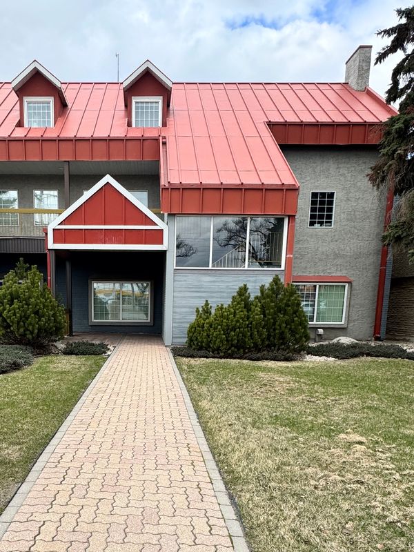 383 Provencher Blvd Building In Winnipeg where Empathic Moon 777shop is at
