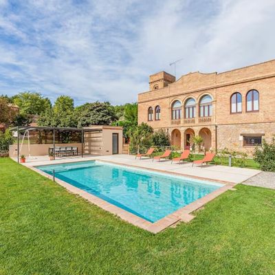 Luxury Mallorca villa with private pool and guest support services
