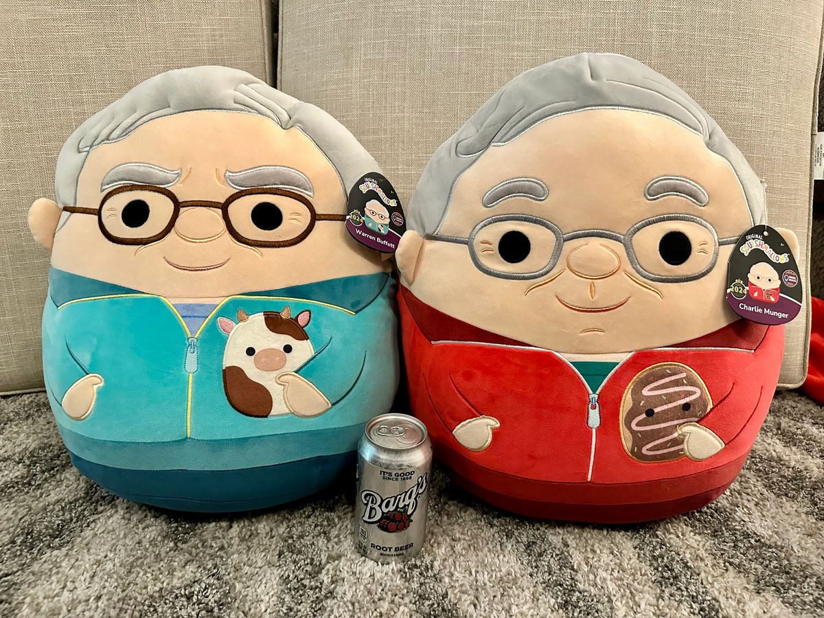 jazwares-16-super-rare-berkshire-hathaway-warren-buffett-and-charlie