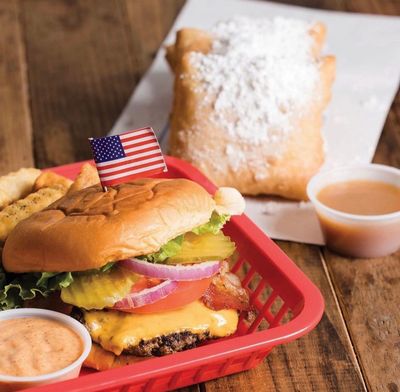 Burgers & Beignets 