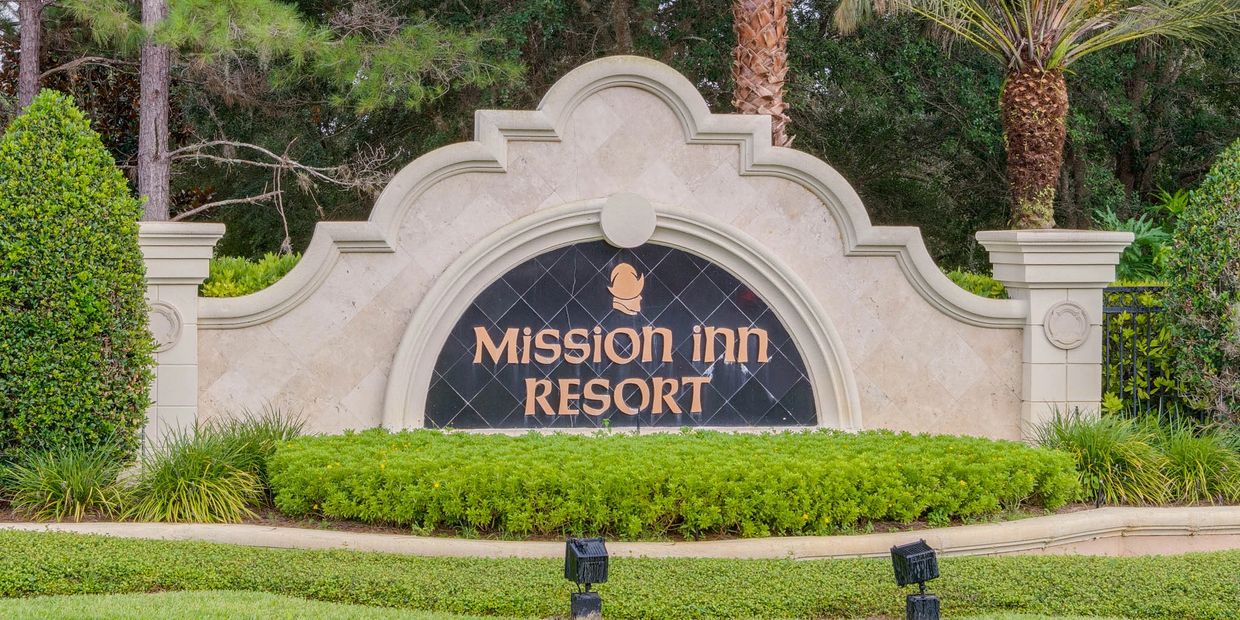 Mission Inn Park Square monument sign