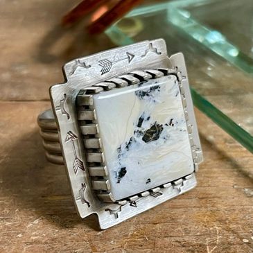 White Buffalo and Sterling Silver Men’s Statement Ring.💍 