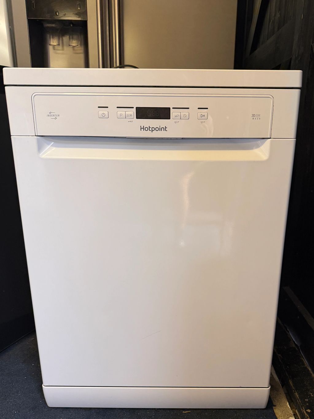 Hotpoint Full Size Freestanding Dishwasher