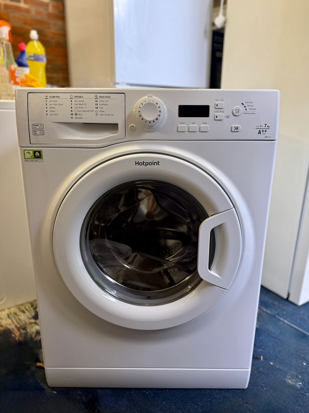 Hotpoint 7kg 1400 RPM Washing Machine 