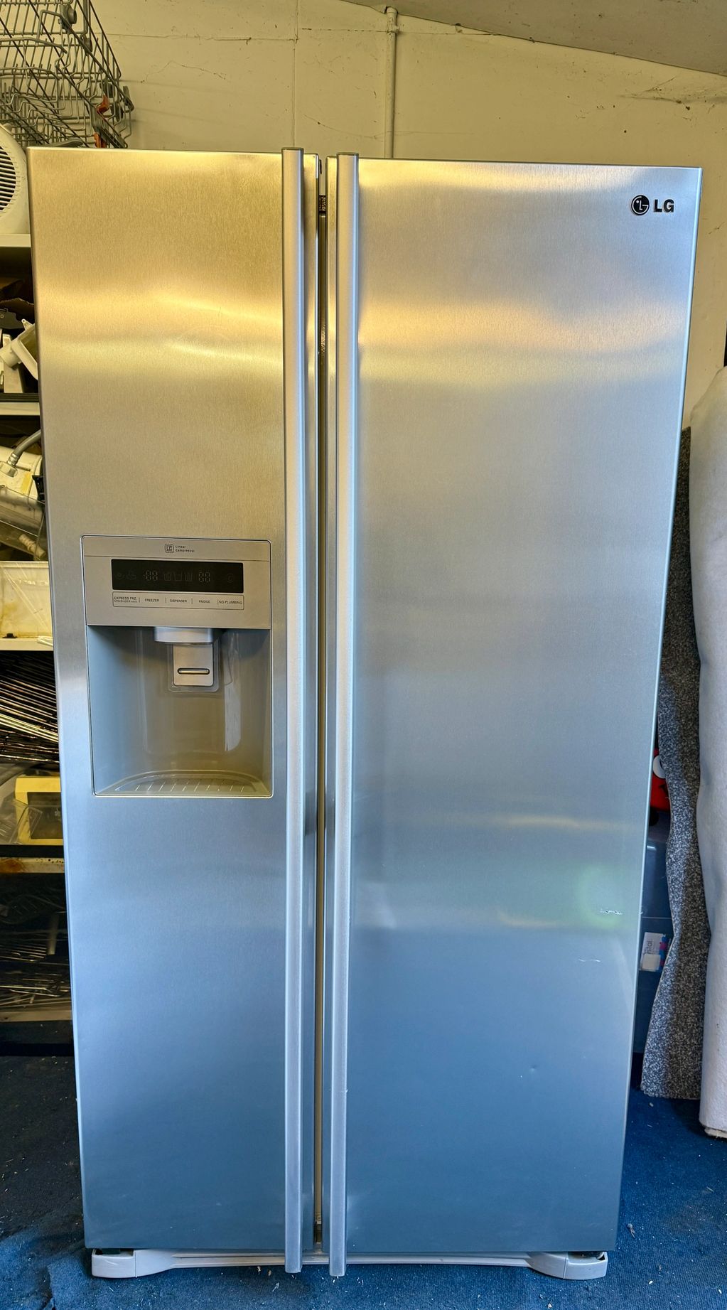 LG Non-Plumbed American Style Fridge/Freezer With Water Dispenser & Icemaker 