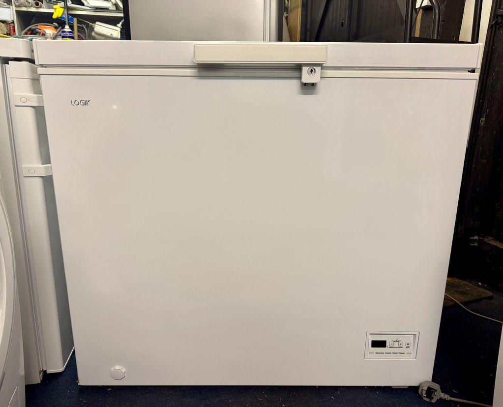 Logik Chest Freezer 