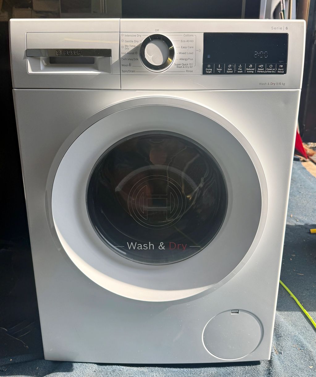 Bosch Series 6, 9kg 1400 RPM Washer/Dryer