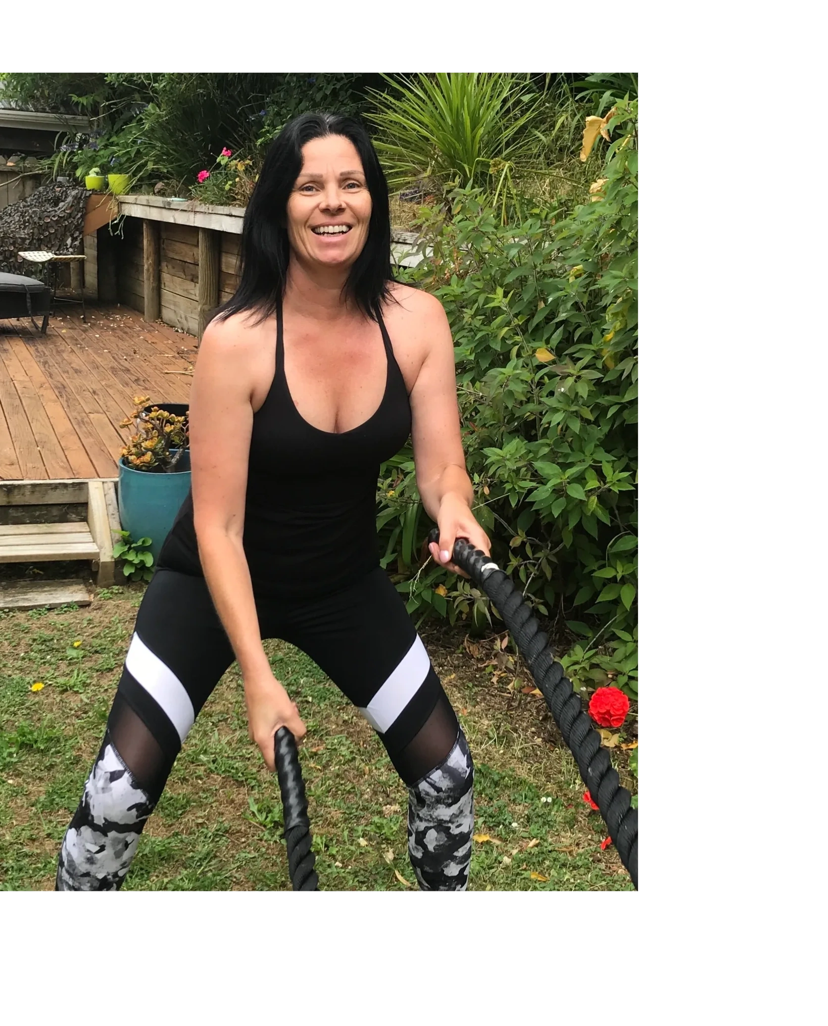 Emma FitMeDay working out
