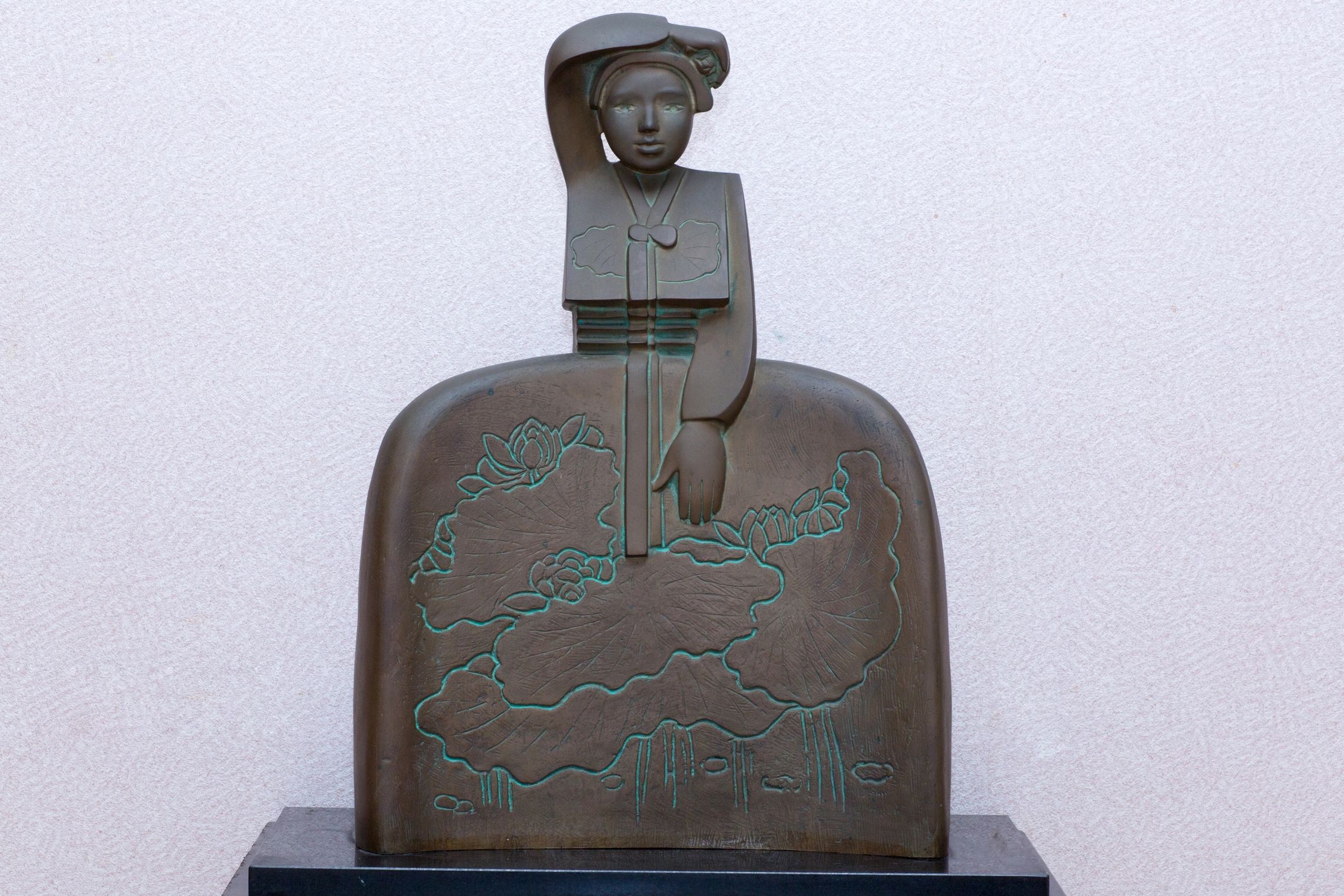 "woman"
bronze, 2017 