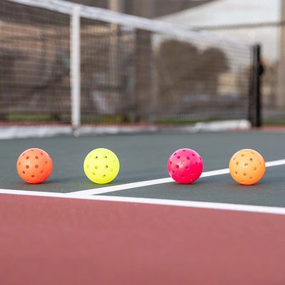 pickleball reviews and how to decide which pickleball to buy the franklin x-40 or the onix dura fast