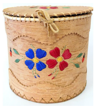 Red & Blue Flowers
Artist: Alma Jumbo
Region: Ft. Liard, NWT
Medium: Porcupine Quill, Birch Bark
Siz