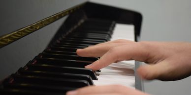 learn to play piano