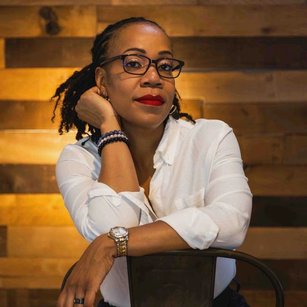 Therapist, Kipenzi Herron
