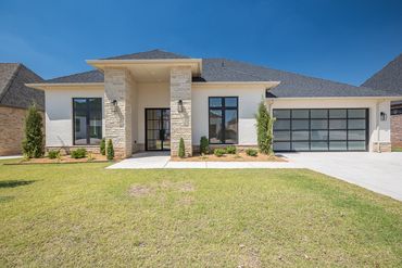Home builder in Oak Tree