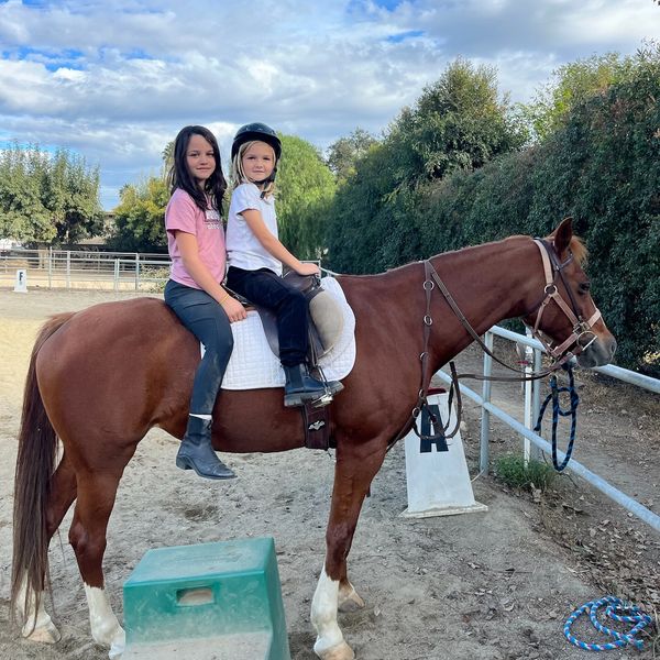 Kids horseback riding in Los Angeles