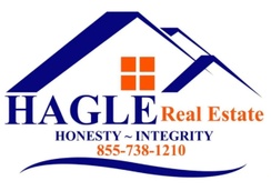 Realtor Mariel
