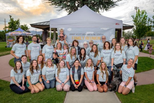 Photo of the Grant Scott Bonham Fetal Center team with the Bonhams at 2025 Fetal Family Reunion.