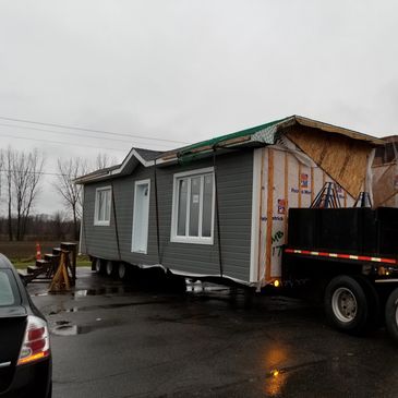 Nous pouvons faire la logistique et le transport de vos bâtiment modulaire.
    