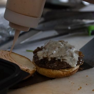 Fresh Burger w/ House Sauce