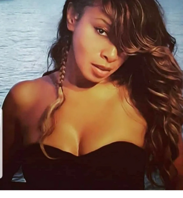 Confessions of Pretty Hot Chick Host Alicia Marie Rivers