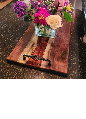 Flowers look beautiful on our charcuterie boards too! 