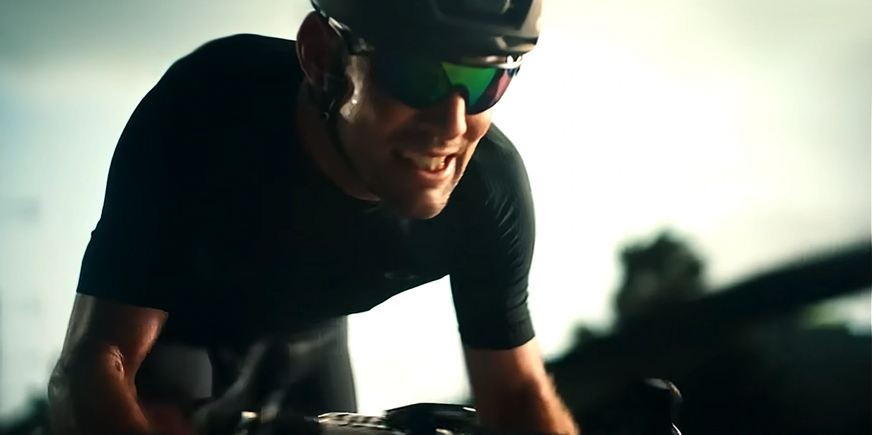 Shop summer sportswear from Oakley, including summer sports glasses, and bike gloves.