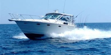 Boating on Richland Chambers Lake 