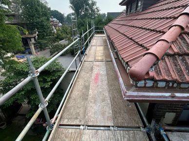 System scaffold roofline fall protection in Minneapolis, MN.