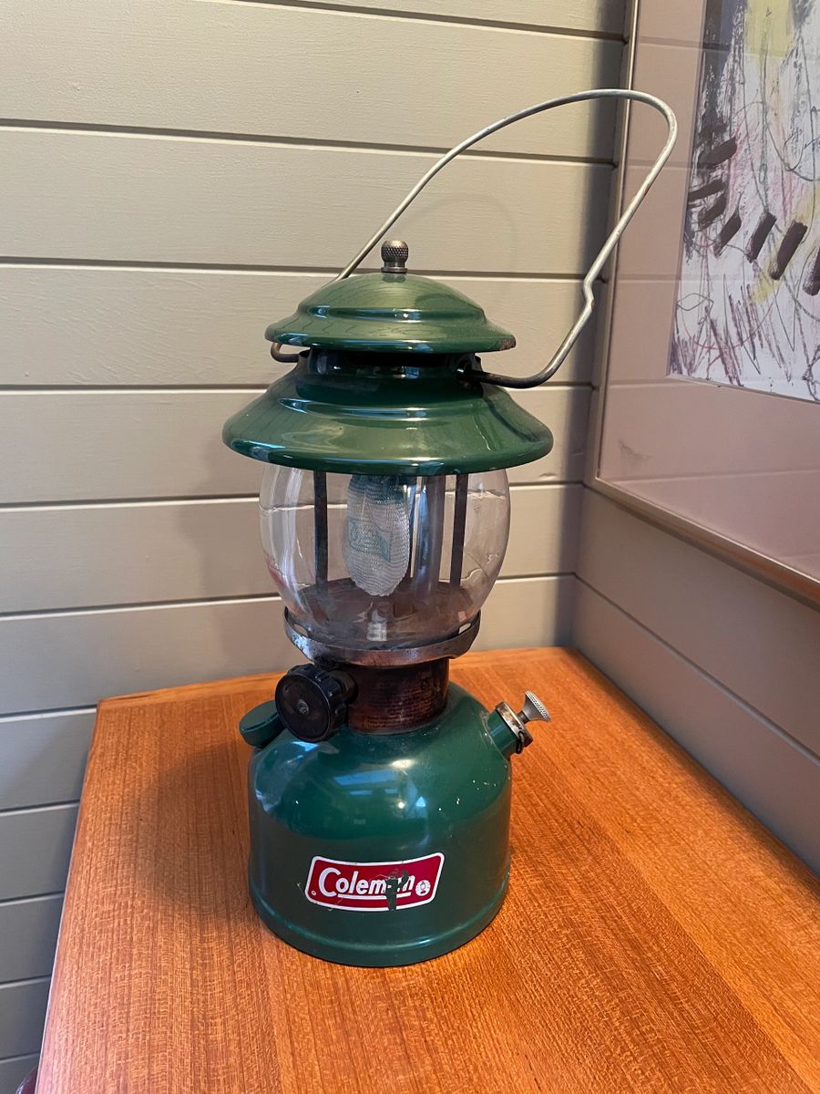 VINTAGE COLEMAN 200A 700 USE GENERATOR 200A 5891 SINGLE MANTLE