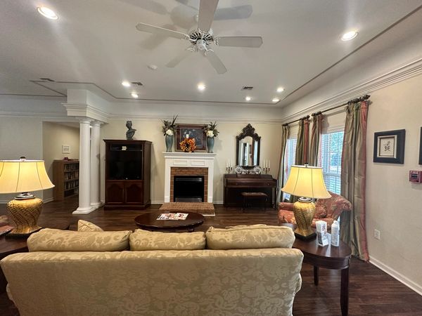 Common living area inside Pine Needle Senior Living
