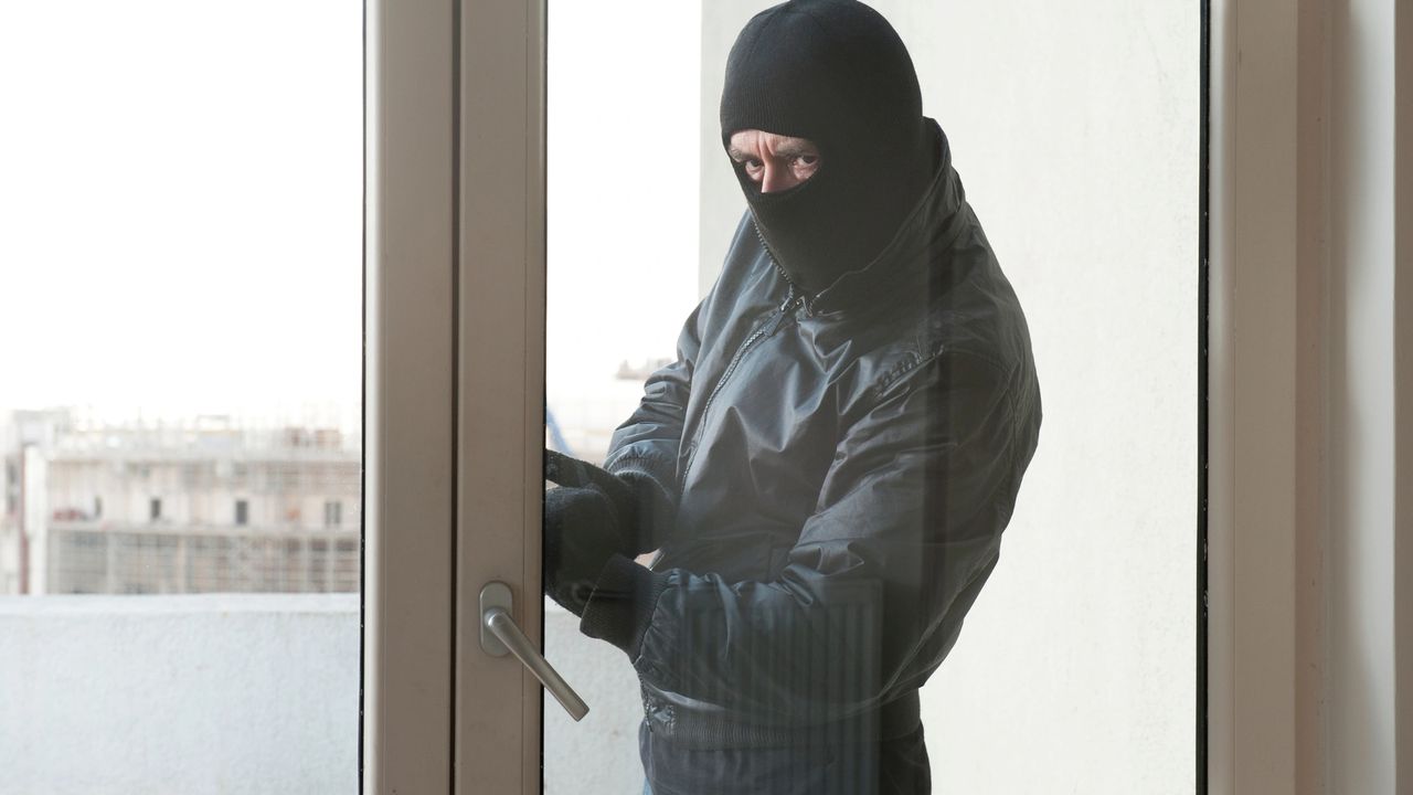 prevent burglaries in Farnham