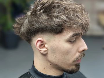 Skin Fade
Tuns Barbati
Textured Hair 
Barbershop
Frizerie
Salon
Men and Women Studio
MWS