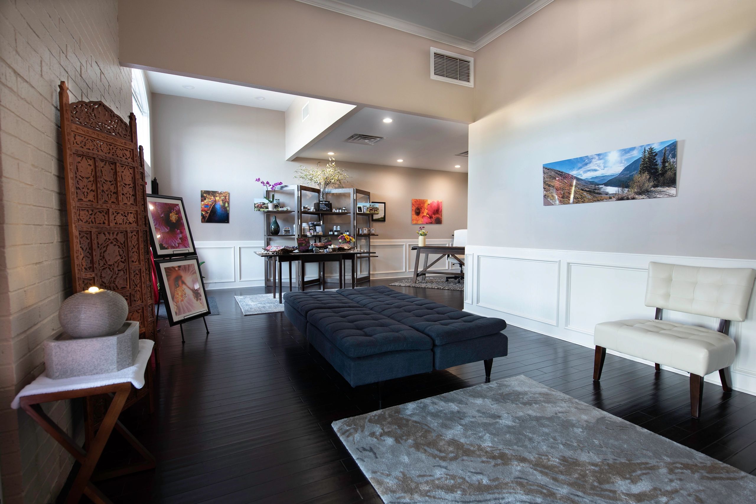 Stunning Massage Rooms For Luxury Residents image