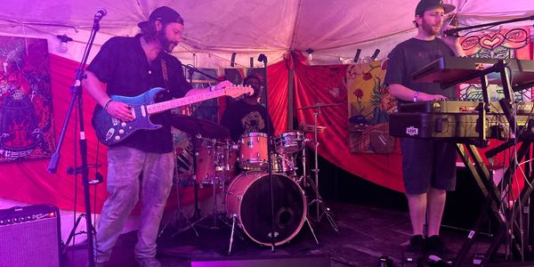 The VINAL Trio Playing In The Art gallery at Catskill Jubilee after the Disco Biscuits closing set.
