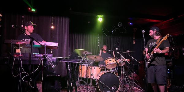live band rocking